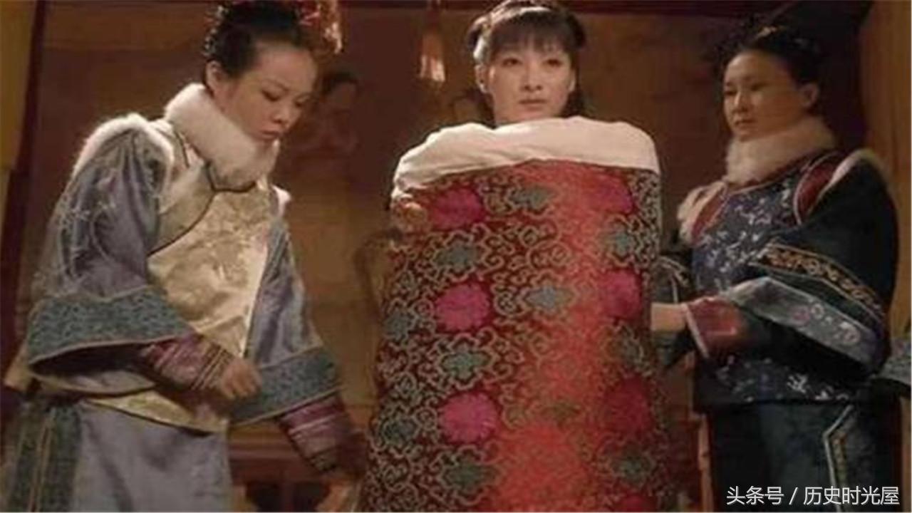 古代皇帝的春宵一刻，要听从太监发号施令，个个皇帝敢怒不敢言
