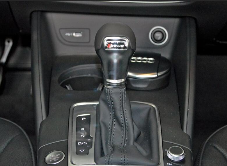 撩妹敞篷小跑,7秒破百,高逼格的豪华品牌,28万起