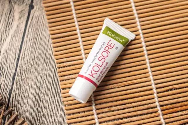 秋冬嘴角干燥、脱皮、发炎？涂点这个，立刻还你幼嫩双唇，让人想要一亲芳泽！