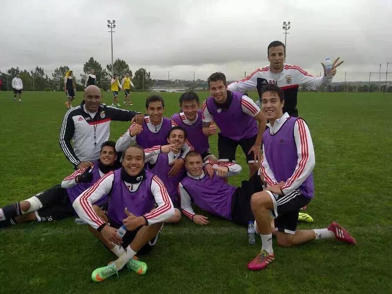 从年薪百万到月薪一千欧，留洋的黄威仍在等待自己的“穆里尼奥”