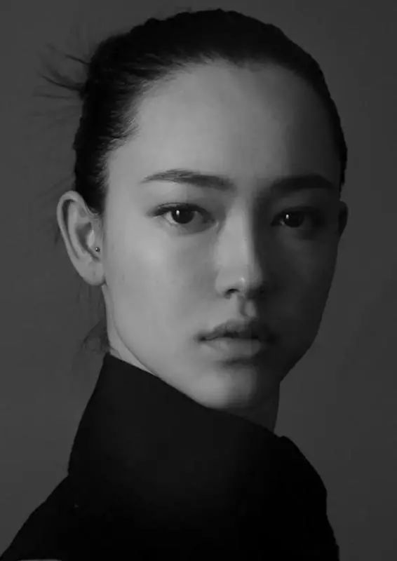 chanel国际化超模,chanel御用模特fiona