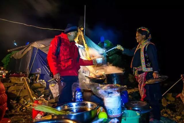 川西不次于牛背山的观景平台,比牛背山更近的贡嘎观景平台