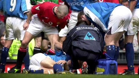 罗伊·基恩为什么离开曼联,曼联铁血队长罗伊基恩冲突