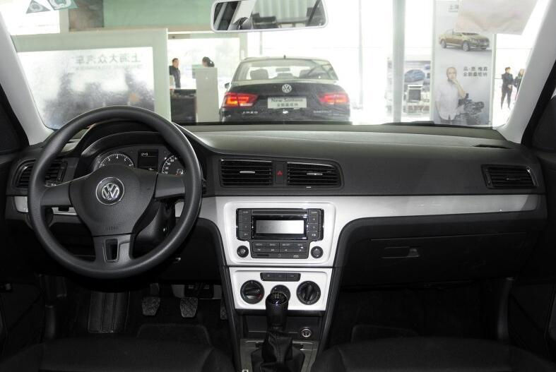 5万左右可以入手哪年的朗逸,5万预算买二手朗逸还是桑塔纳