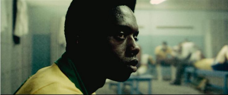 从贫民到枭雄的逆袭,从贫民窟到亿万球星