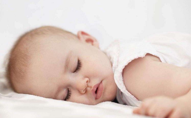 多大的宝宝开始使用枕头比较好,多大的宝宝用枕头比较合适