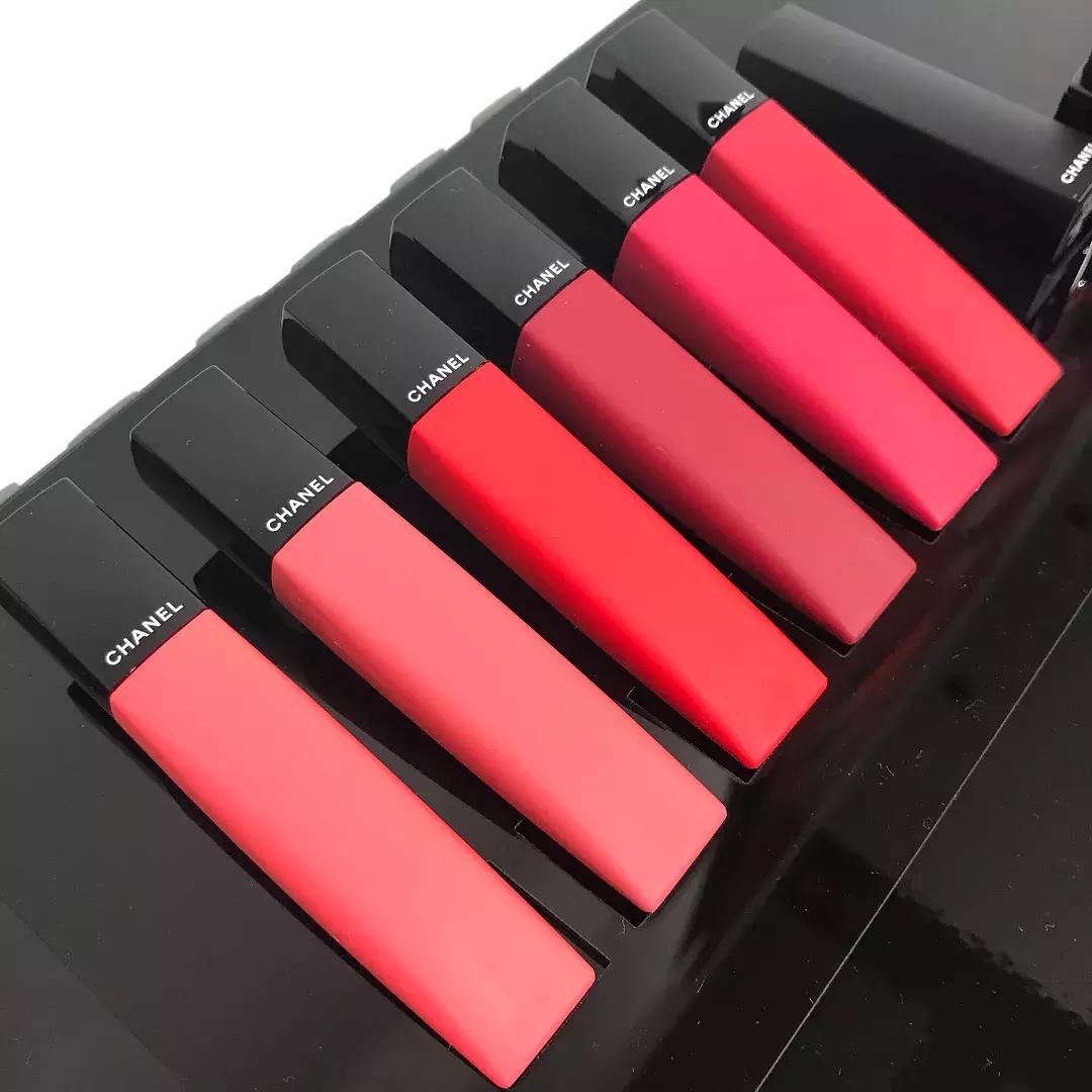 捂好钱包！2018秋冬新品来袭!YSL变方了?Chanel口红出气垫的了