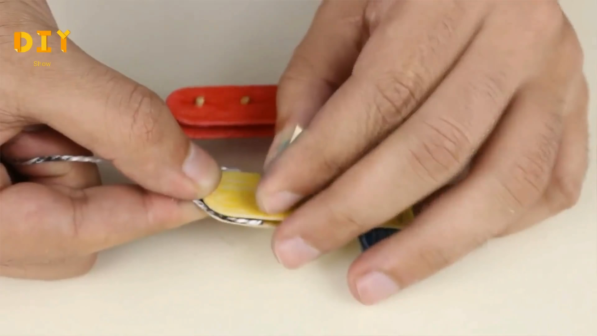 动手制作小手工玩具diy,简易玩具制作方法50字