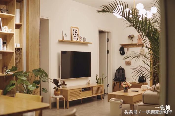 年轻人,谁不是一边感叹房子小,一边在小房子里拼命折腾?