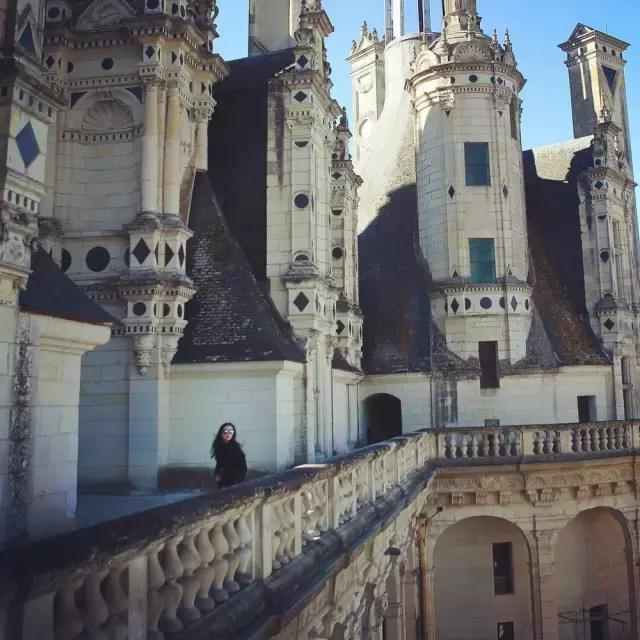 生活在别处完整版歌曲,生活在别处完整版