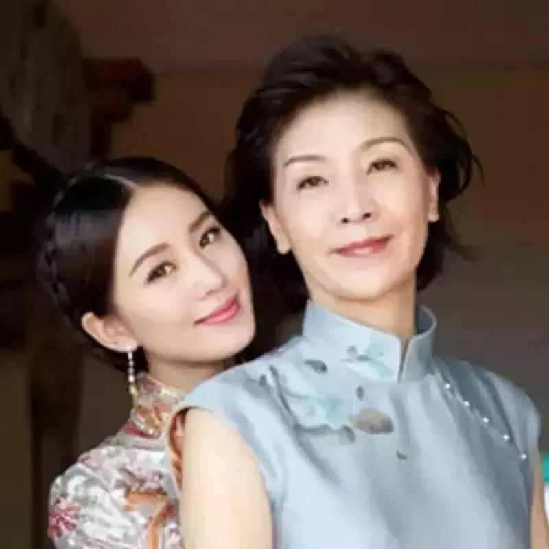 “妈妈，我同学说你好土”，这个妈妈的做法值得点赞