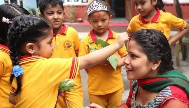 和孩子一起祝福老师教师节快乐,祝福启蒙老师教师节快乐