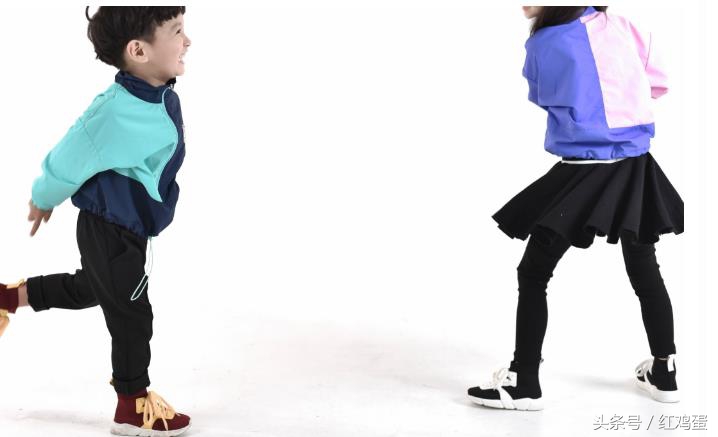 韩国冬季童装穿搭,今年童装韩潮流行款式