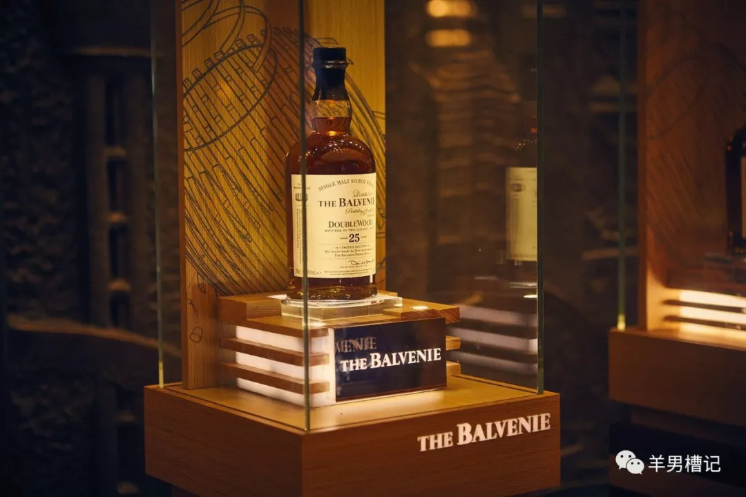 他在今年教师节宣布退休计划并着力挚手相传下一代