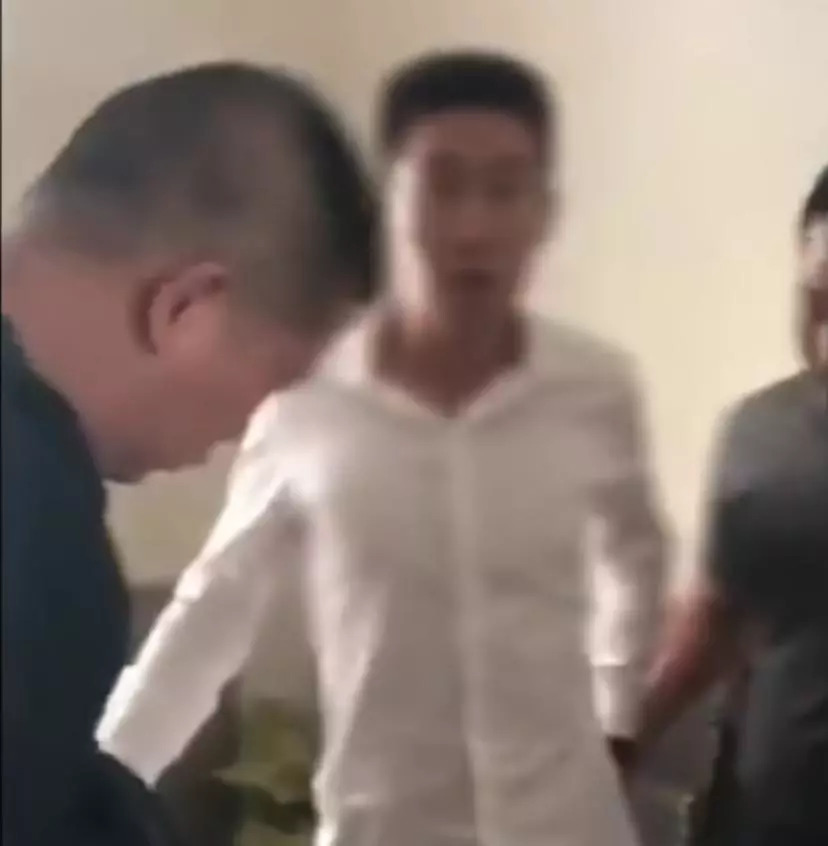 「提醒」男子下决心花11000元巨资网购，打开包裹一看人都要炸了！