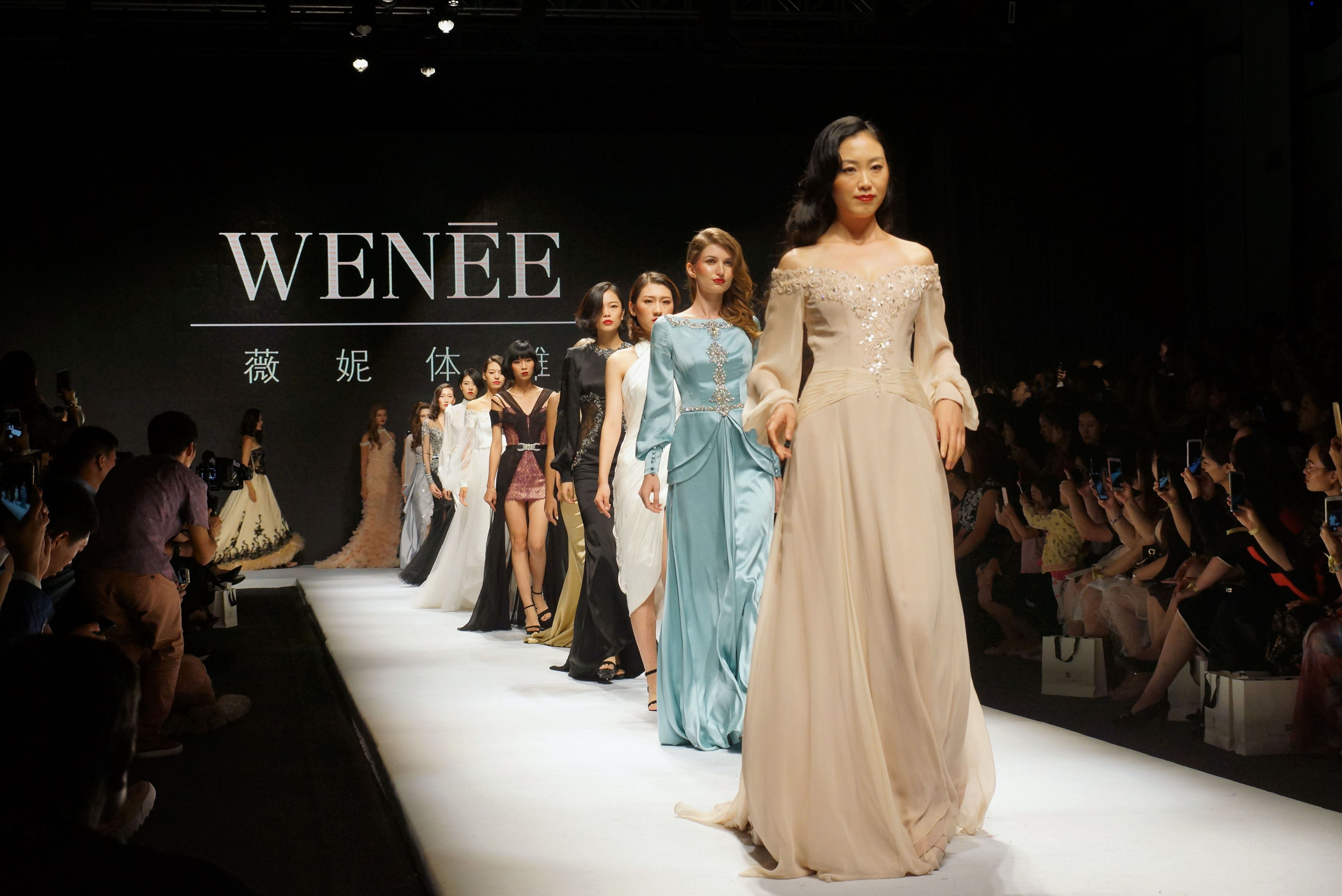 薇妮体雕服饰,薇妮体雕高级定制大秀