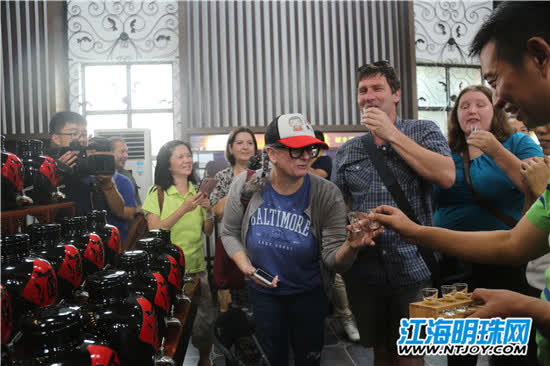 “爱上南通”外国友人走进海门体验中秋文化感受非遗魅力