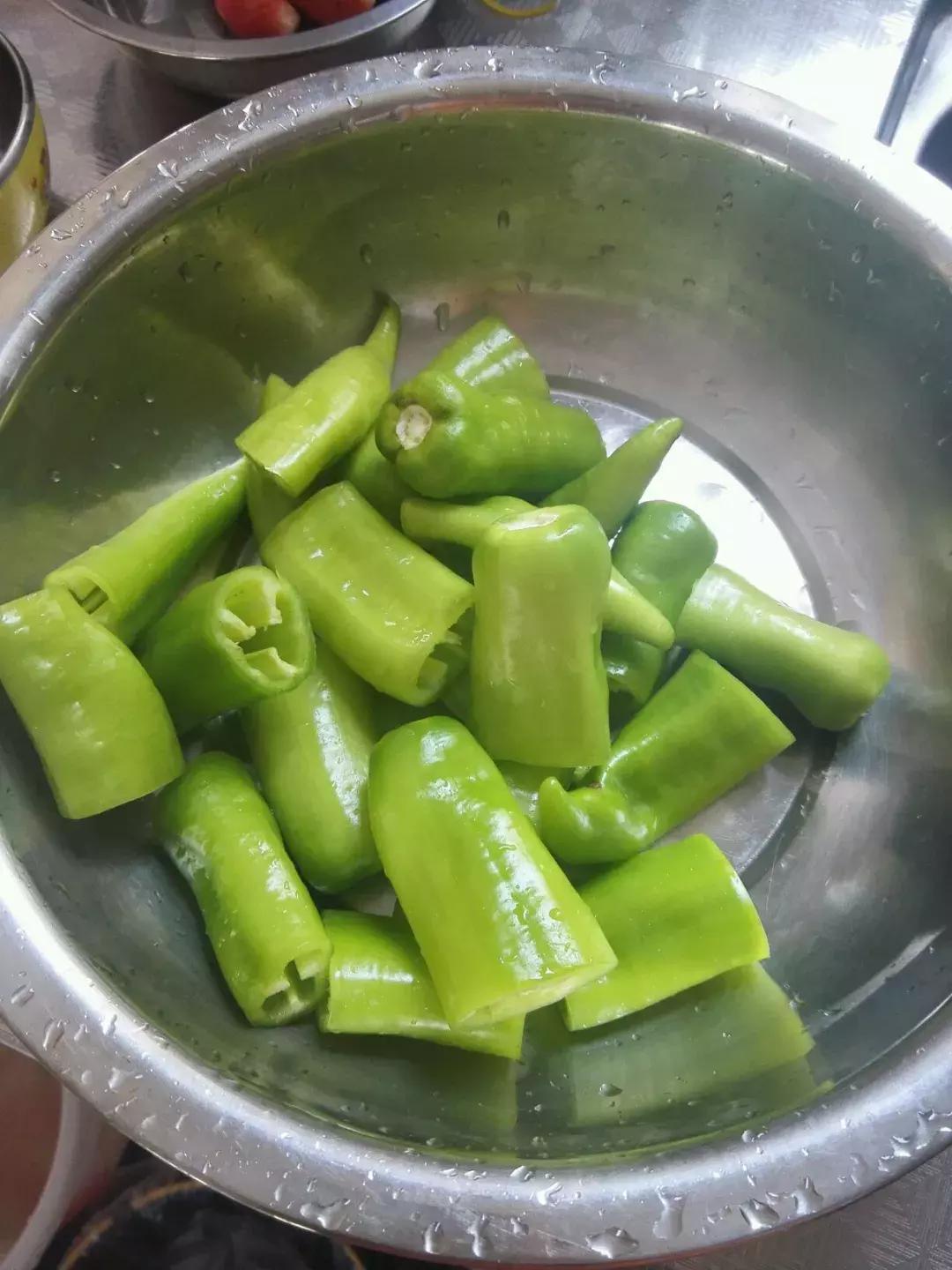 东北烀地瓜梗咸菜教程,东北烀咸菜疙瘩正宗做法