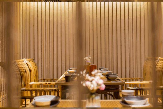 一到晚上就火爆的烧烤店,新发现一家超火爆的烧烤店