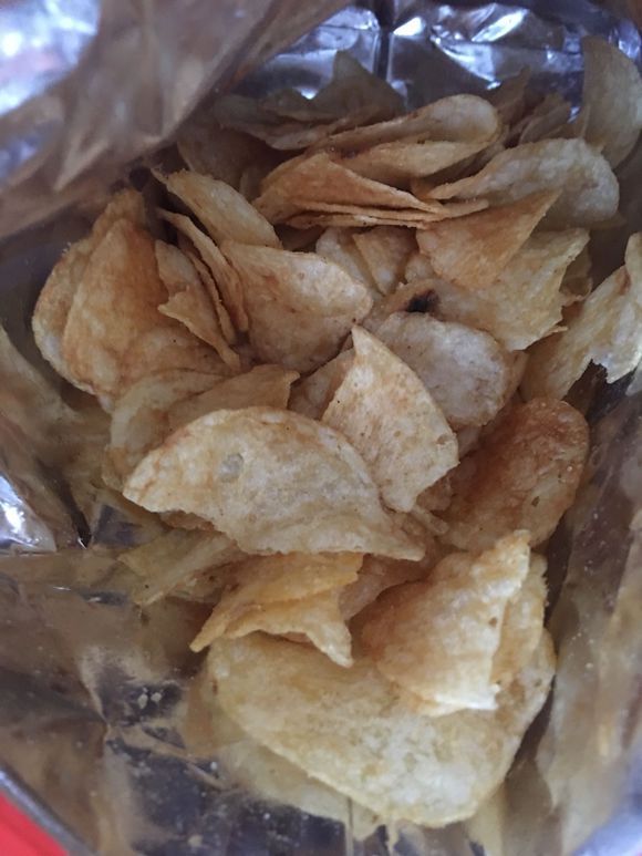 吴亦凡乐事代言应该掉了吧？吧友：那我可以放心吃了