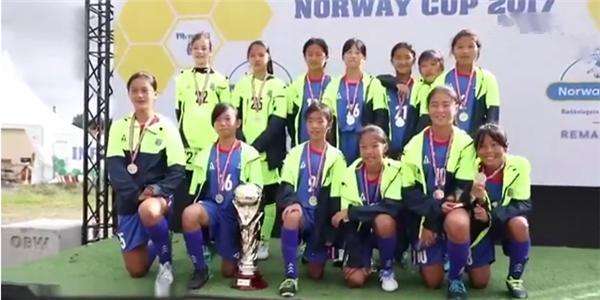 中国女足夺冠男足被骂,中国女足时隔16年重夺亚洲冠军