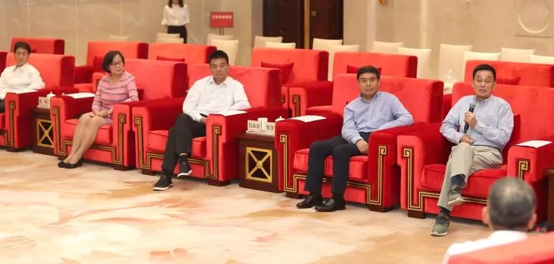 四川成都范锐平,范锐平成都