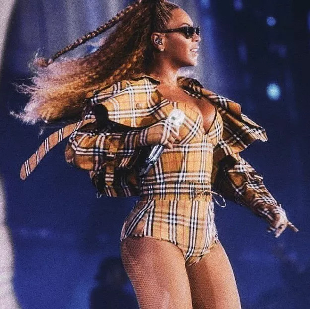 burberry现代中国新年广告,burberry新中式