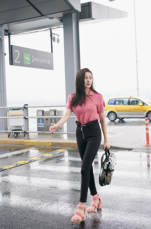 张天爱胯太大,张天爱胯宽协调吗