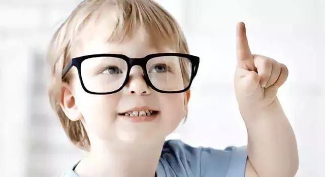 儿童近视7种早期症状,儿童近视的4大早期表现