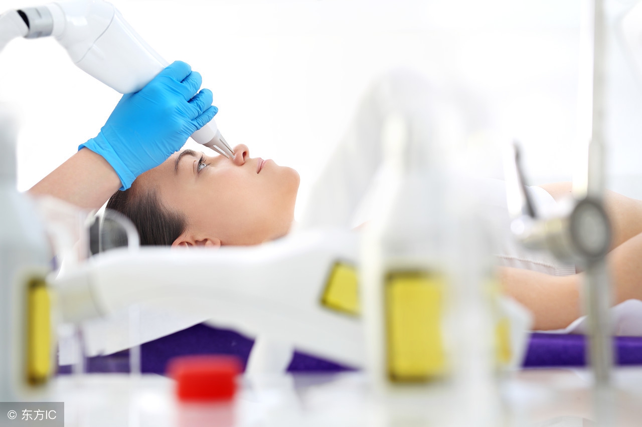 激光脱毛后一般什么时候毛开始掉,激光祛脖子上的疣后多久可以洗澡