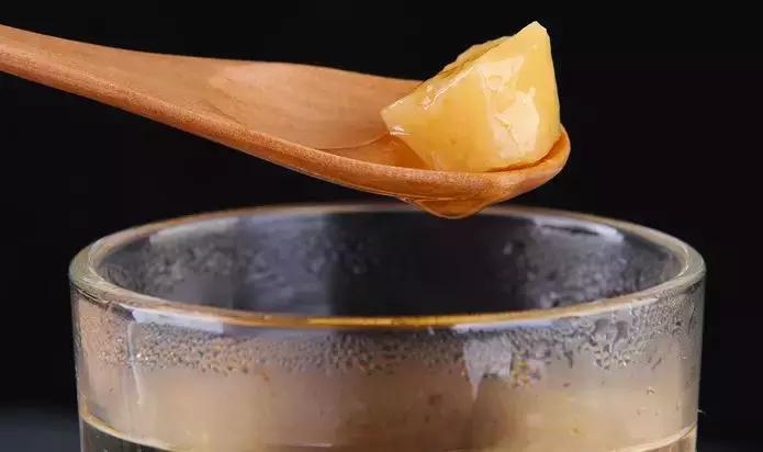 止咳润喉的方法泡水,比消炎药还靠谱的润喉止咳方法