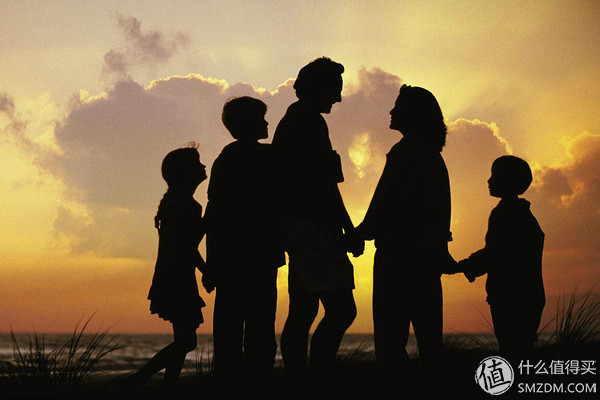 人潮汹涌穿衣打扮有多重要,哪款旅游鞋又百搭又好穿