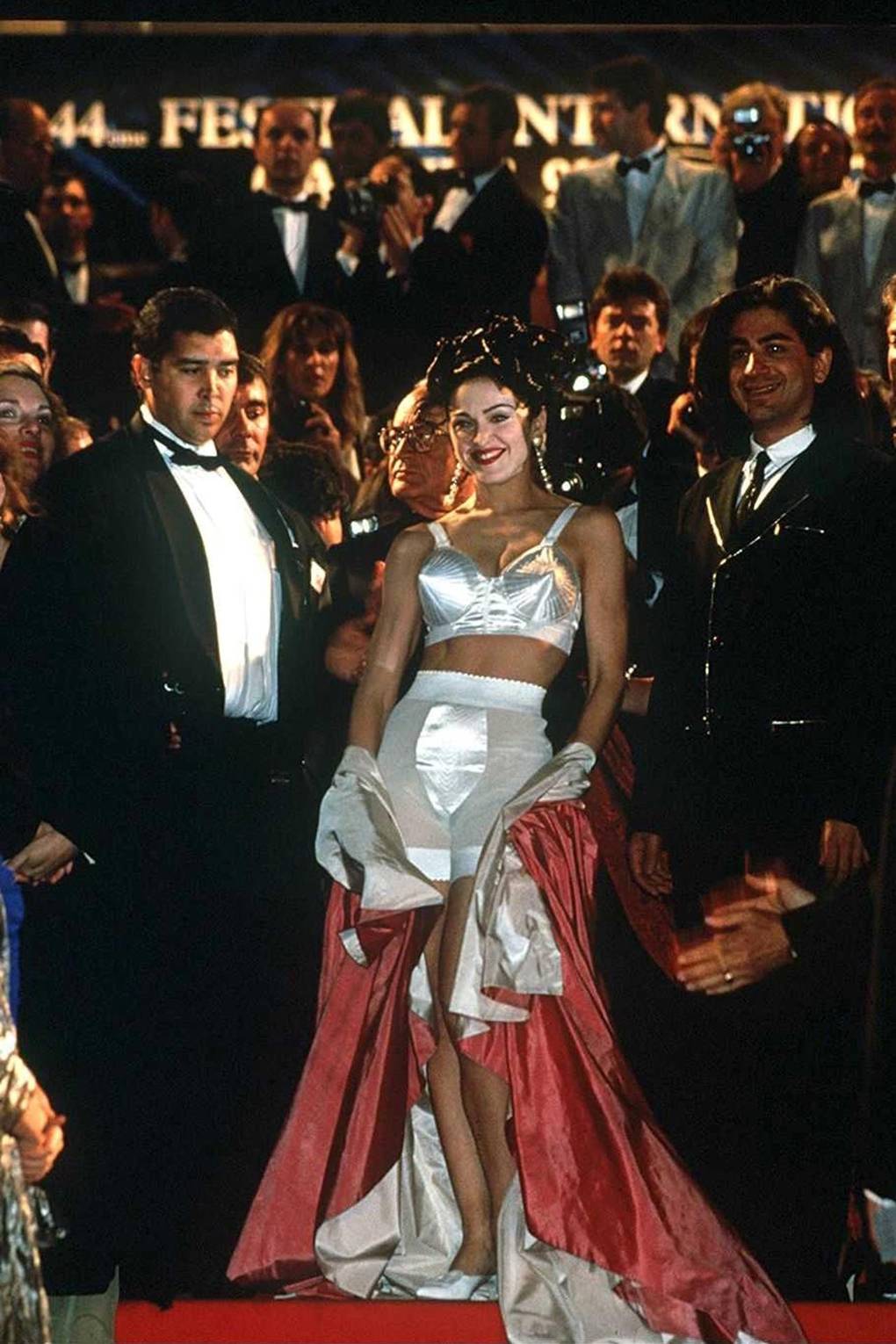 麦当娜年轻惊艳的视频,麦当娜年轻最火的图片