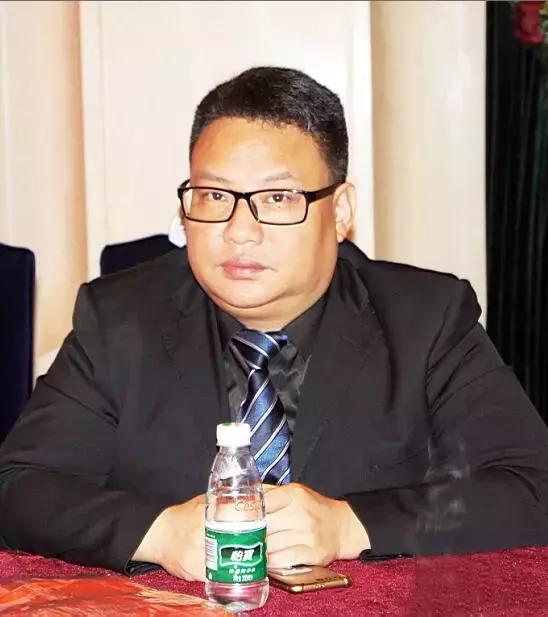 钜豪照明旗舰店直播间,推出活动提升门店营业额