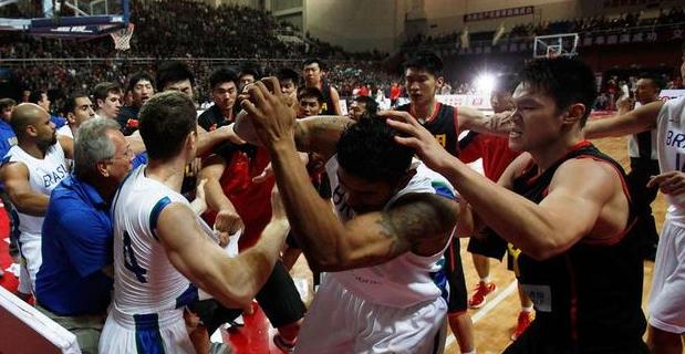 中国男篮最厉害打架事件,中国男篮史10大打架斗殴事件
