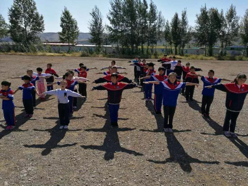 通州人顶起来!帮内蒙孩子上一堂正规的体育课!