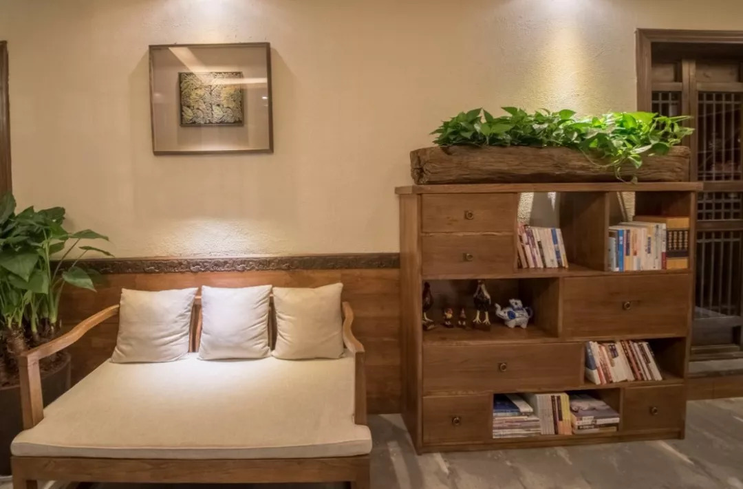 离开故里赴香港30载，玉龙雪山依然屹立为她守候丨丽江·久木居舍