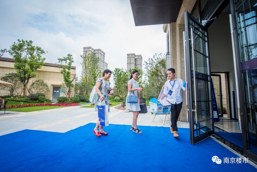 惊艳！今天南京网红盘交付，业主狂赚100多万！