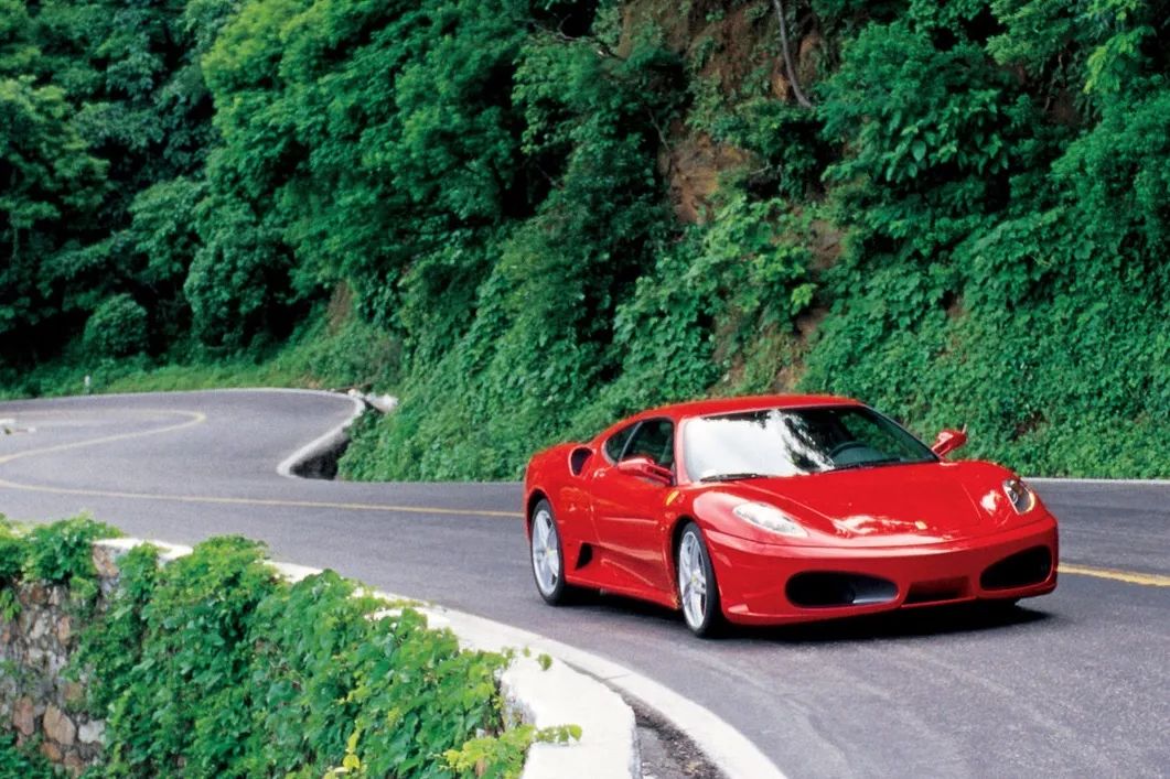 法拉利和mpv,80万法拉利mpv