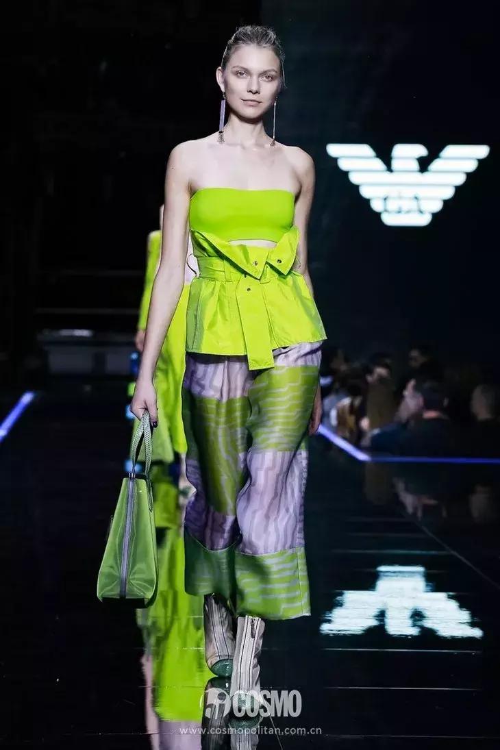 丫丫已经美“腻”了！于是穿上EmporioArmani帅气一回