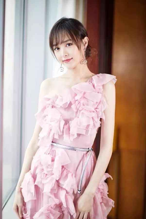 舒淇短发发型齐刘海,舒淇的脸型适合什么刘海