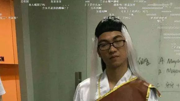 炉石传说板娘唱歌沙漠骆驼,炉石第一歌姬蒙太奇