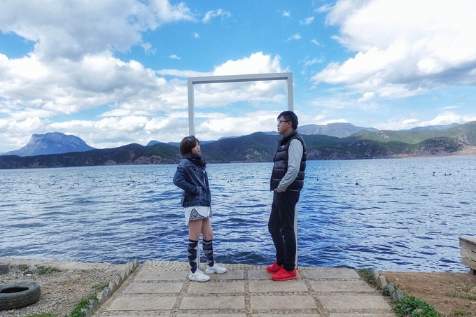 云南八日：看我家帅气小哥哥如何拍照？网友：花痴也要有限度