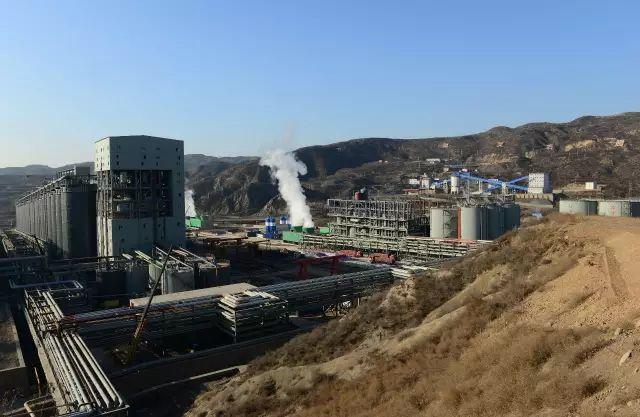 全行业95%都在赔，独他34年无亏损，年净利数十亿，凭啥？