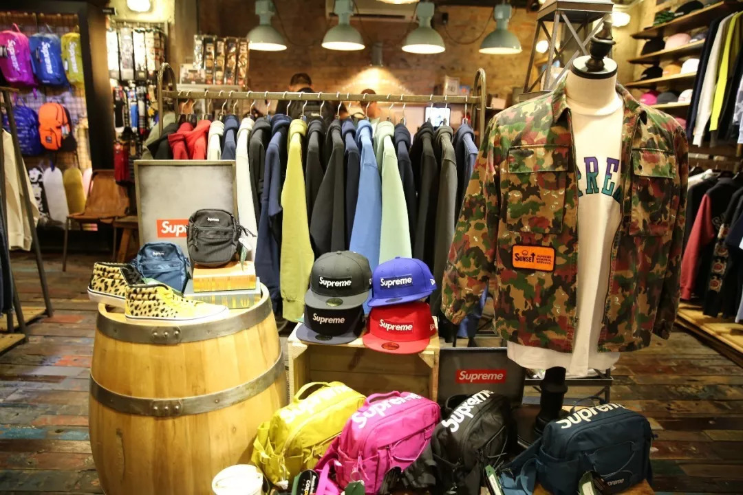 哪里有supreme代购,supreme代购