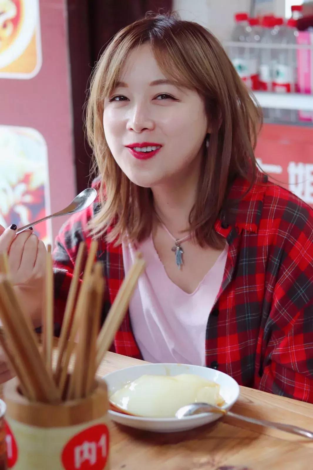 为了一道猪鼻筋,她们频频飞去四川,最后干脆把它带回长沙来了