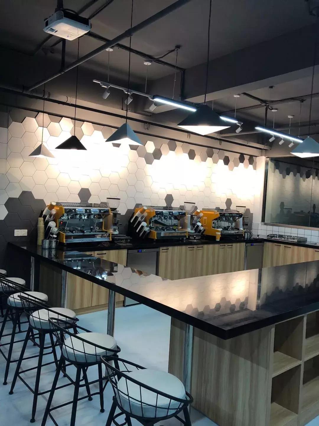 沪漂工长葛金礼：懂设计会装修，还爱瑜伽和慈善，难怪红遍业主圈