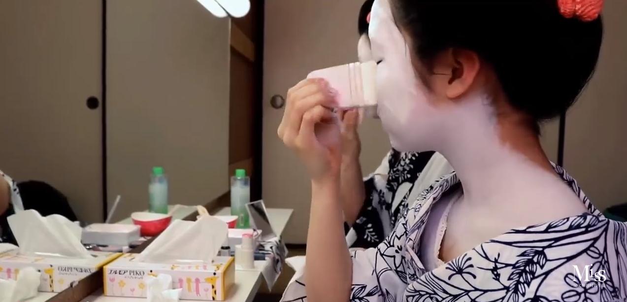日本艺伎妆有哪些特点,日本艺伎妆是干什么的