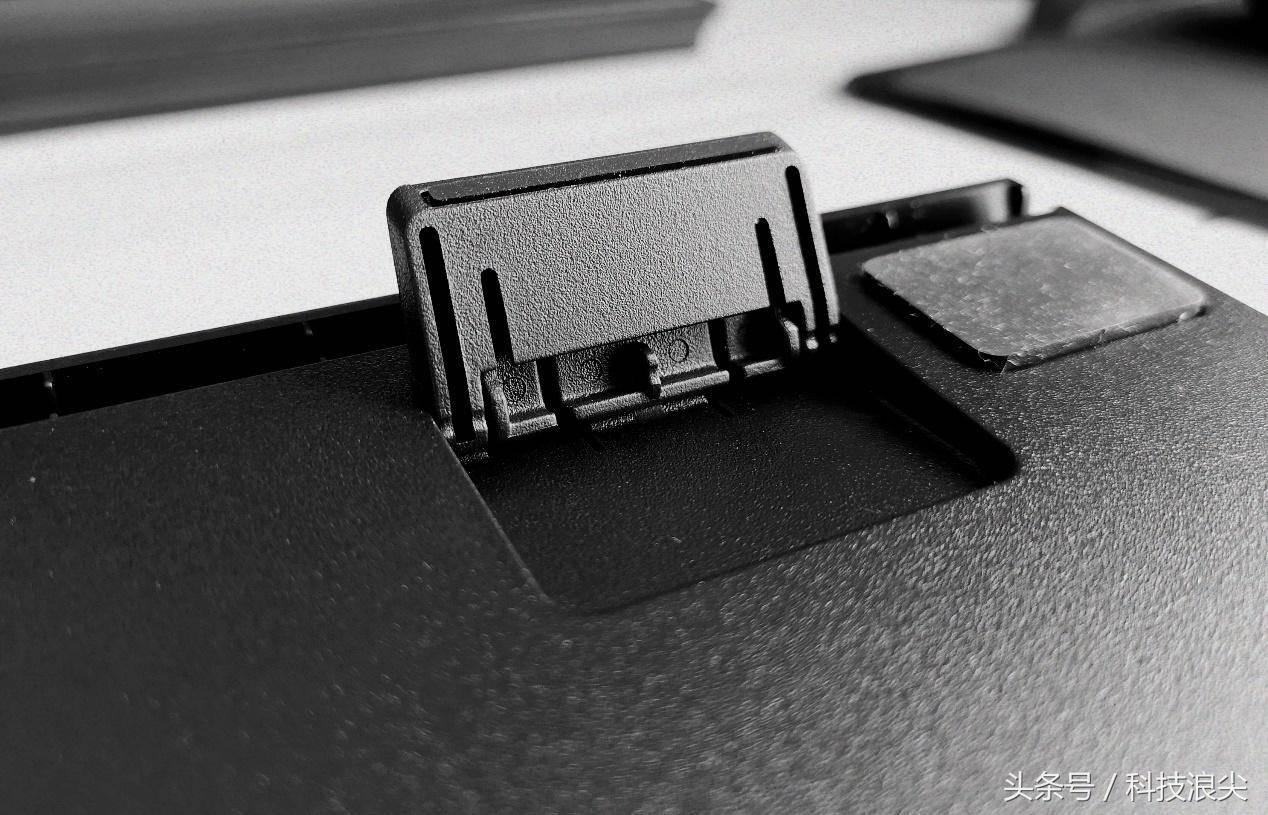 雷蛇黑寡妇蜘蛛标准版比较,雷蛇黑寡妇v3按键压感不一样