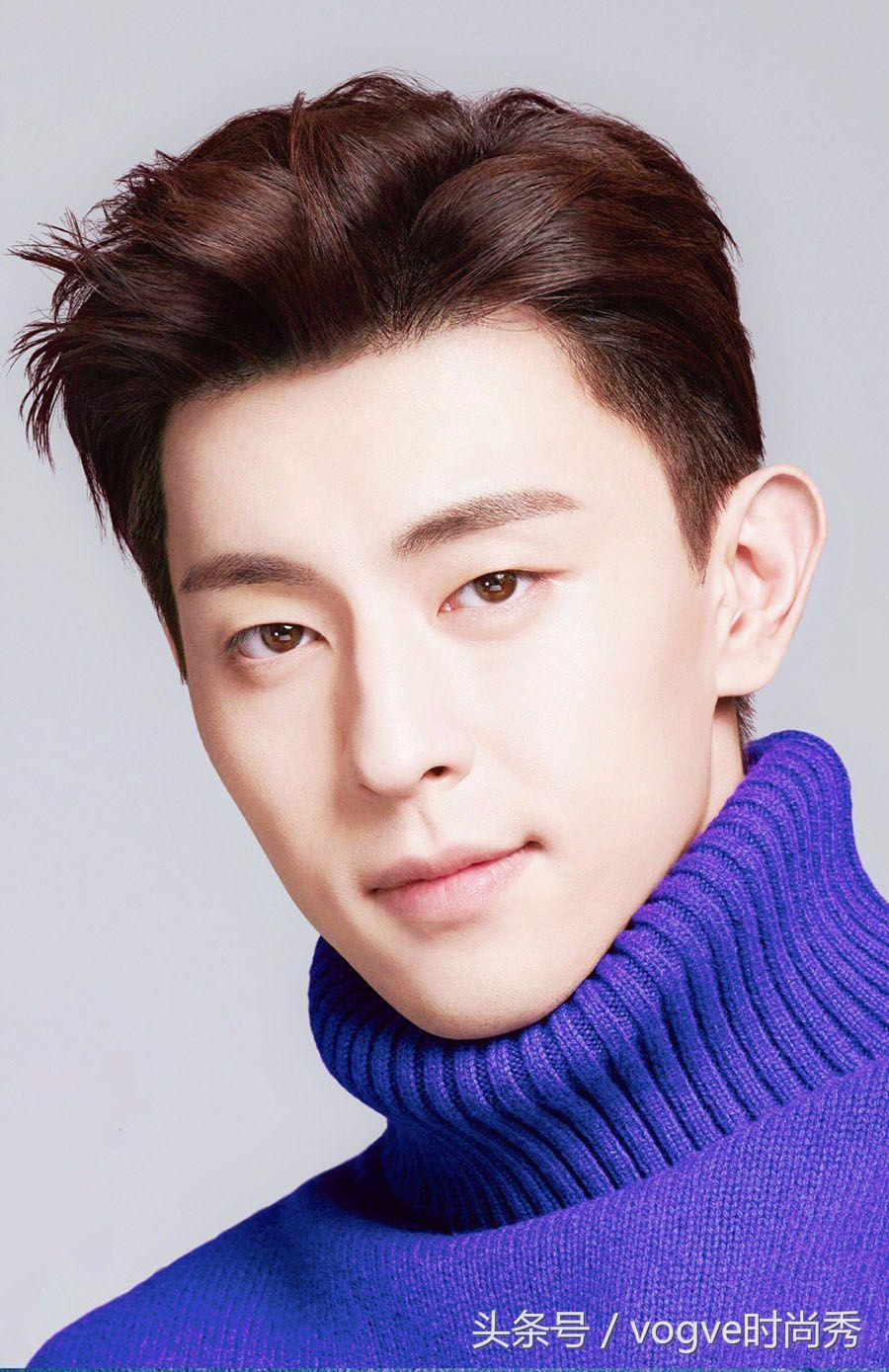 邓伦国庆节前换新发型，开启秋装模式的他颜值爆表